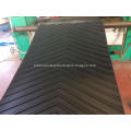 Herringbone pattern conveyor belt